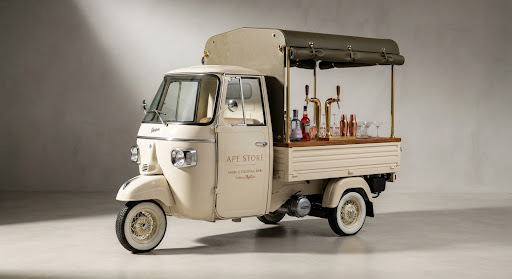 Piaggio Ape Calessino aménagé en bar